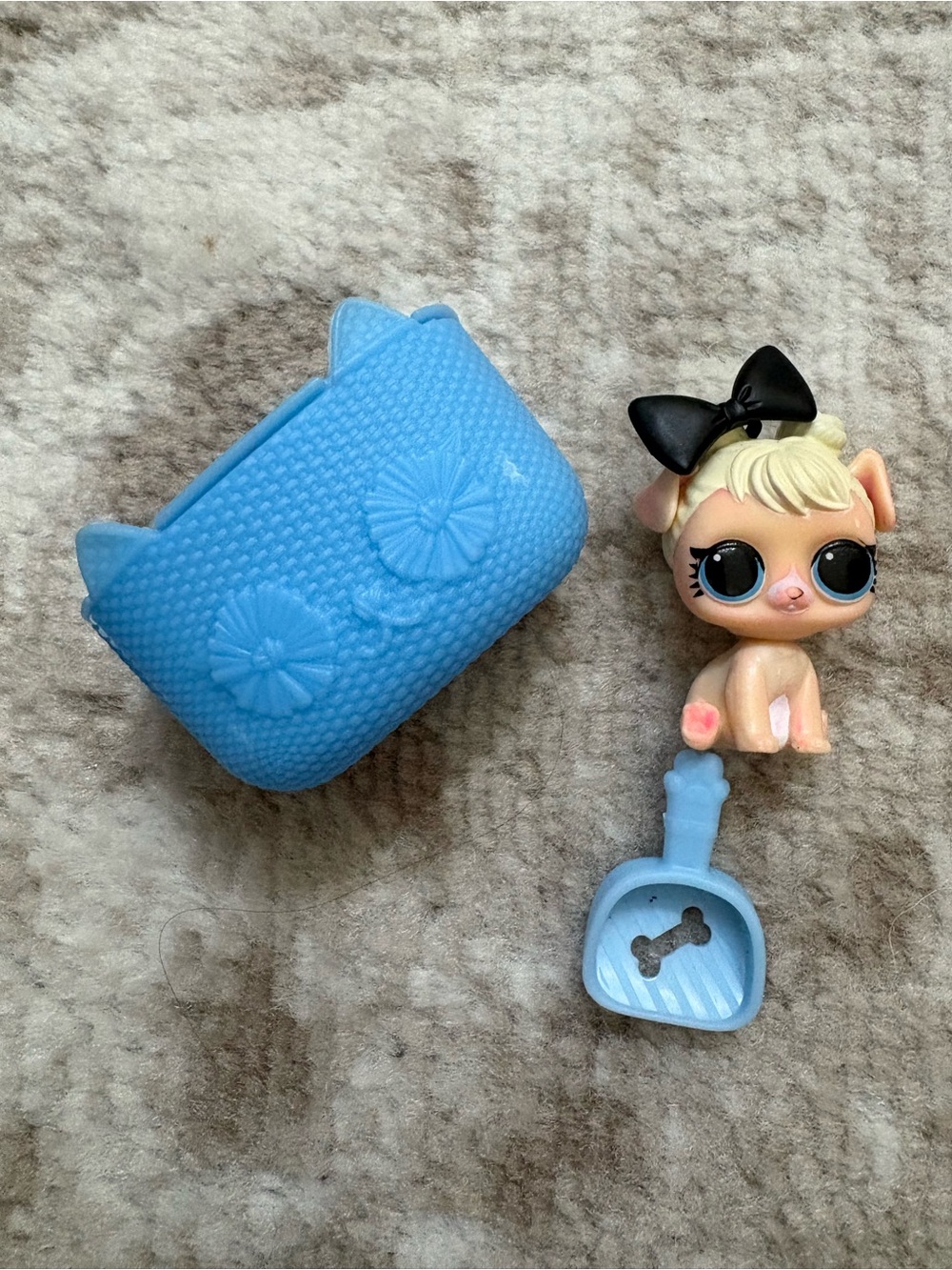 L.O.L. Surprise! Pets Bow Wow QT Doll & Accessories